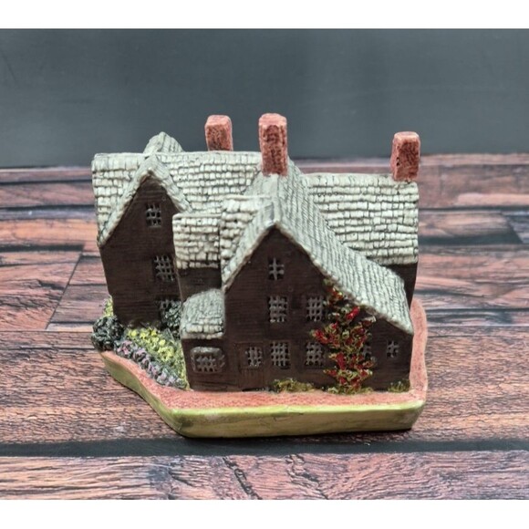 Hestia 1987 House‎ of Seven Gables Figurine Literary Decor Cottagecore VTG USA - Picture 7 of 12